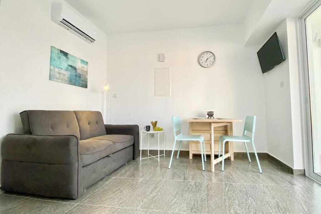 Ev Zin - Modern, Cozy, 1 Bed, Pool, 2 Balconies, A105 Appartement