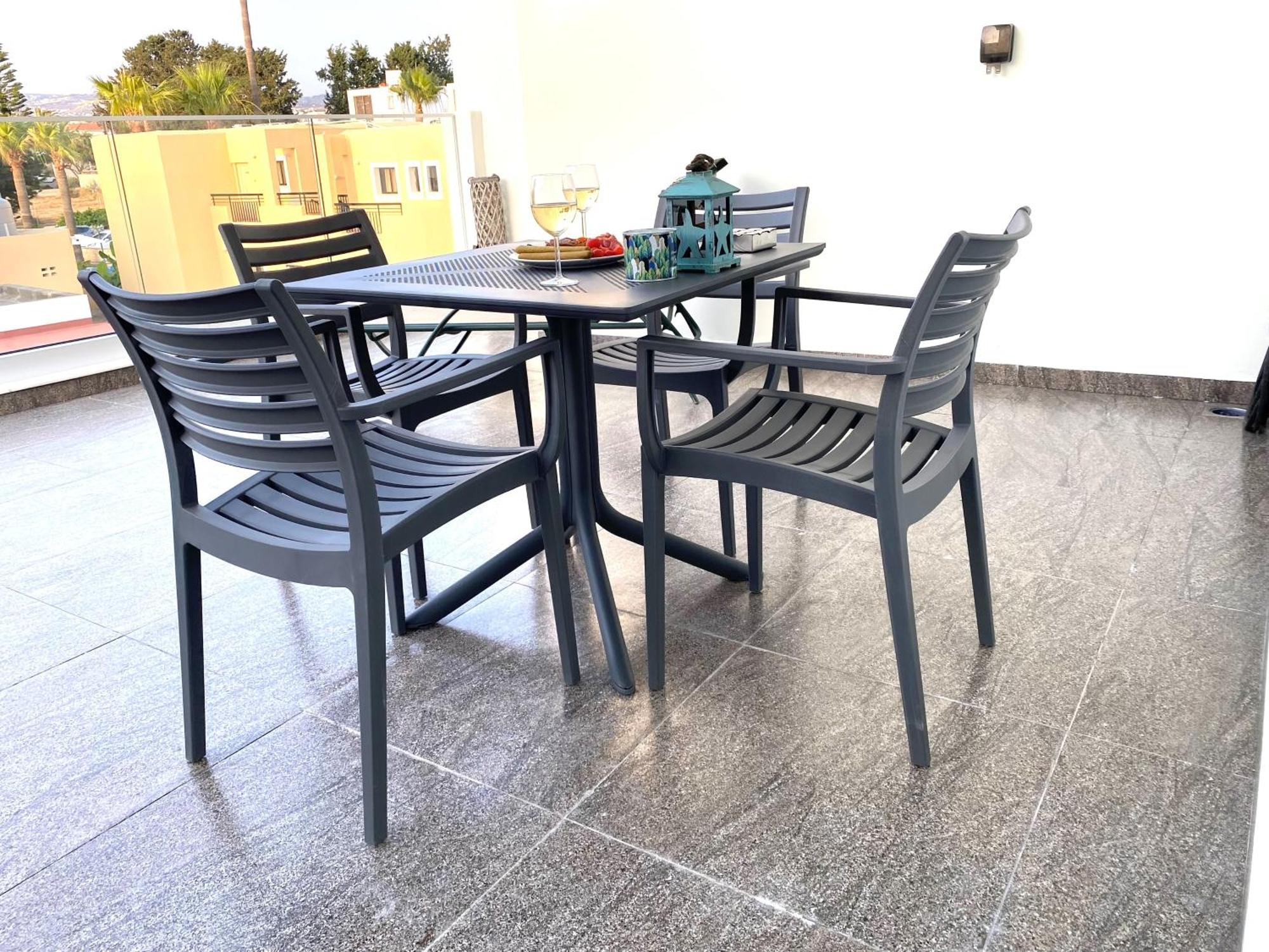Appartement Ev Zin - Modern, Cozy, 1 Bed, Pool, 2 Balconies, A105 Paphos